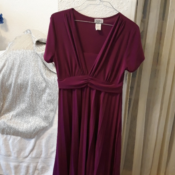 Dress - Picture 2 of 4